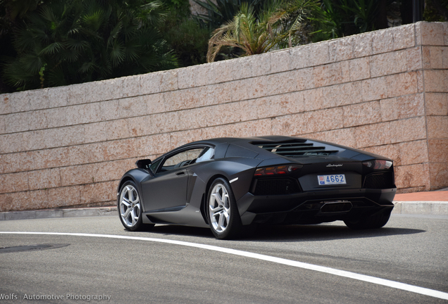 Lamborghini Aventador LP700-4