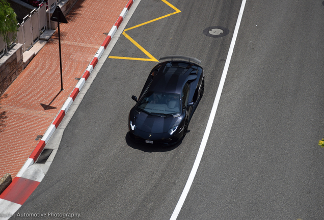 Lamborghini Aventador S LP740-4