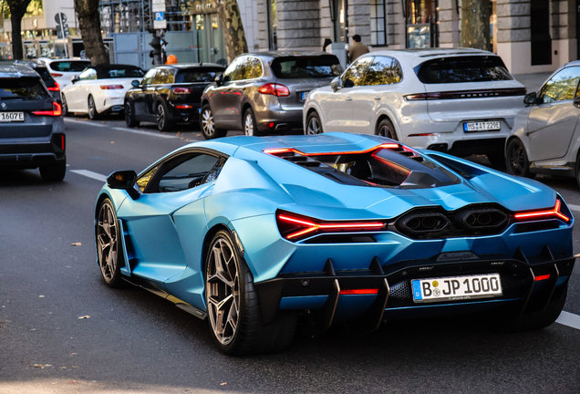 Lamborghini Revuelto