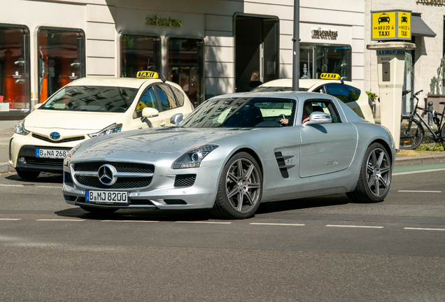 Mercedes-Benz SLS AMG