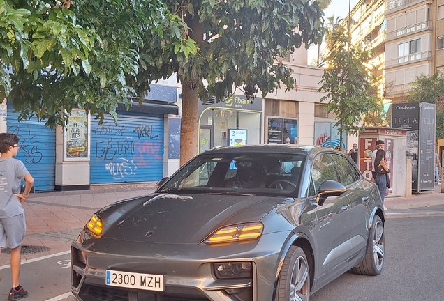 Porsche Macan EV Turbo