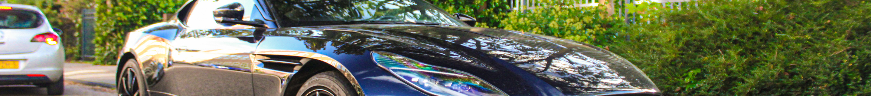 Aston Martin DB11