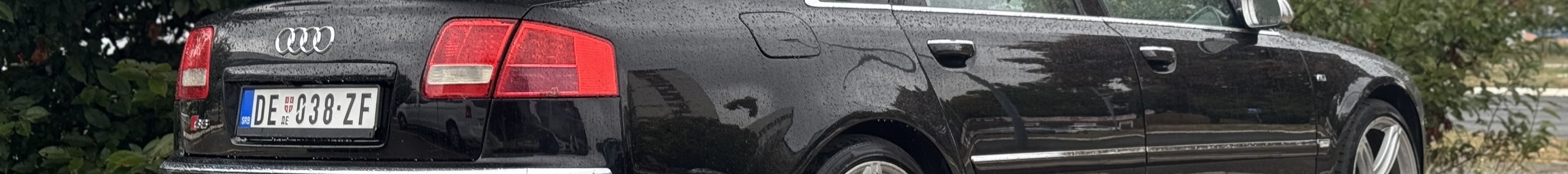 Audi S8 D3