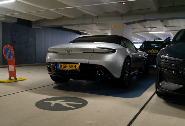 Aston Martin DB12 Volante