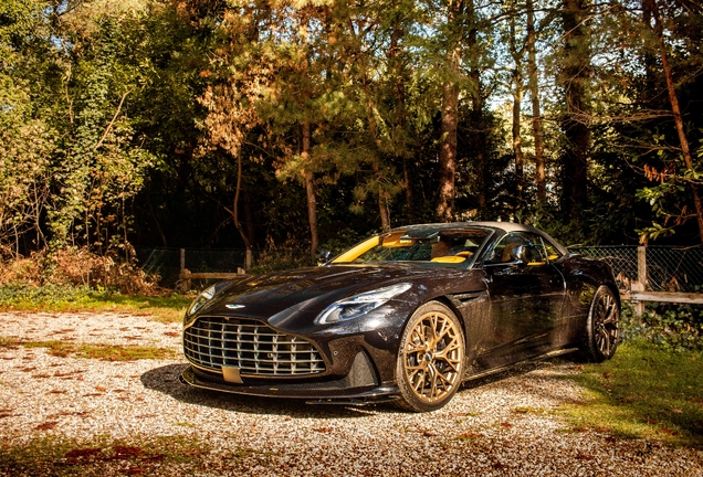 Aston Martin DB12 Volante