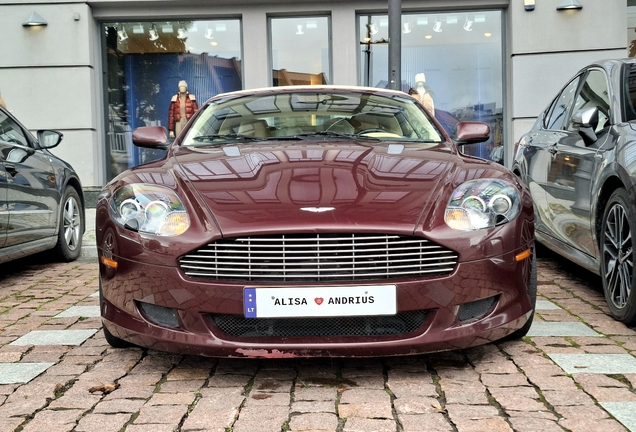 Aston Martin DB9 Volante
