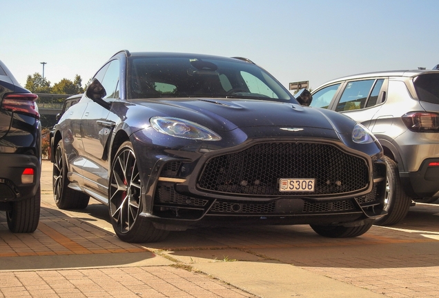 Aston Martin DBX S