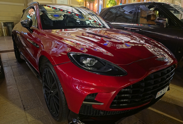 Aston Martin DBX707