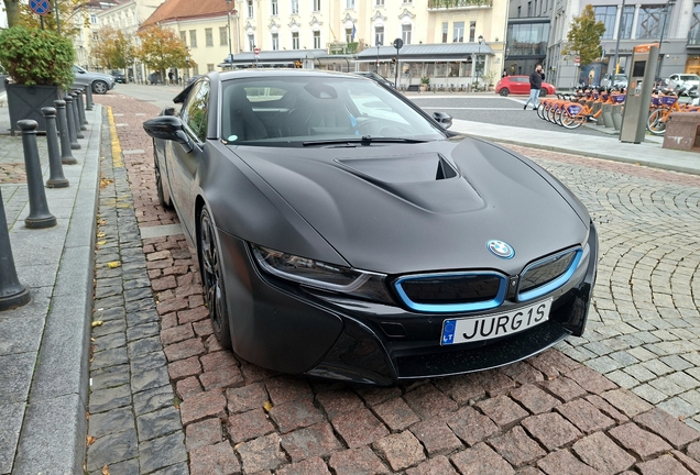 BMW i8