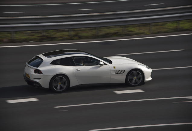 Ferrari GTC4Lusso