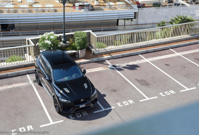 Jaguar F-PACE SVR