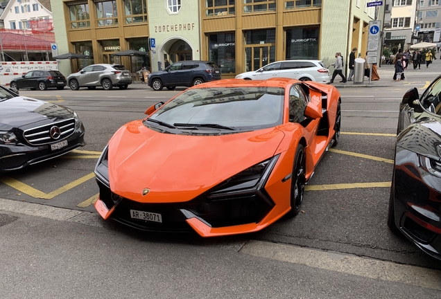 Lamborghini Revuelto