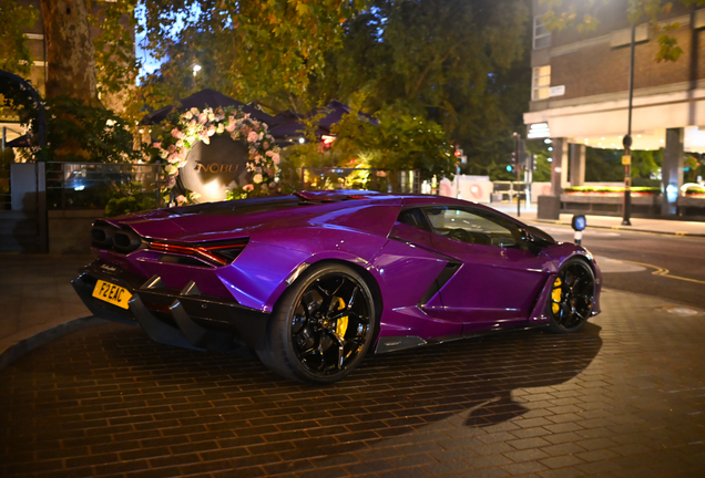 Lamborghini Revuelto