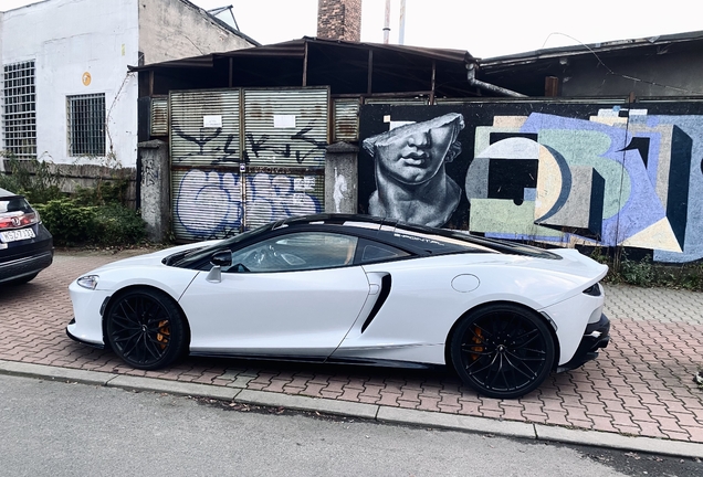 McLaren GT
