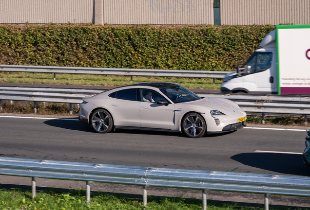 Porsche Taycan Turbo S MkI