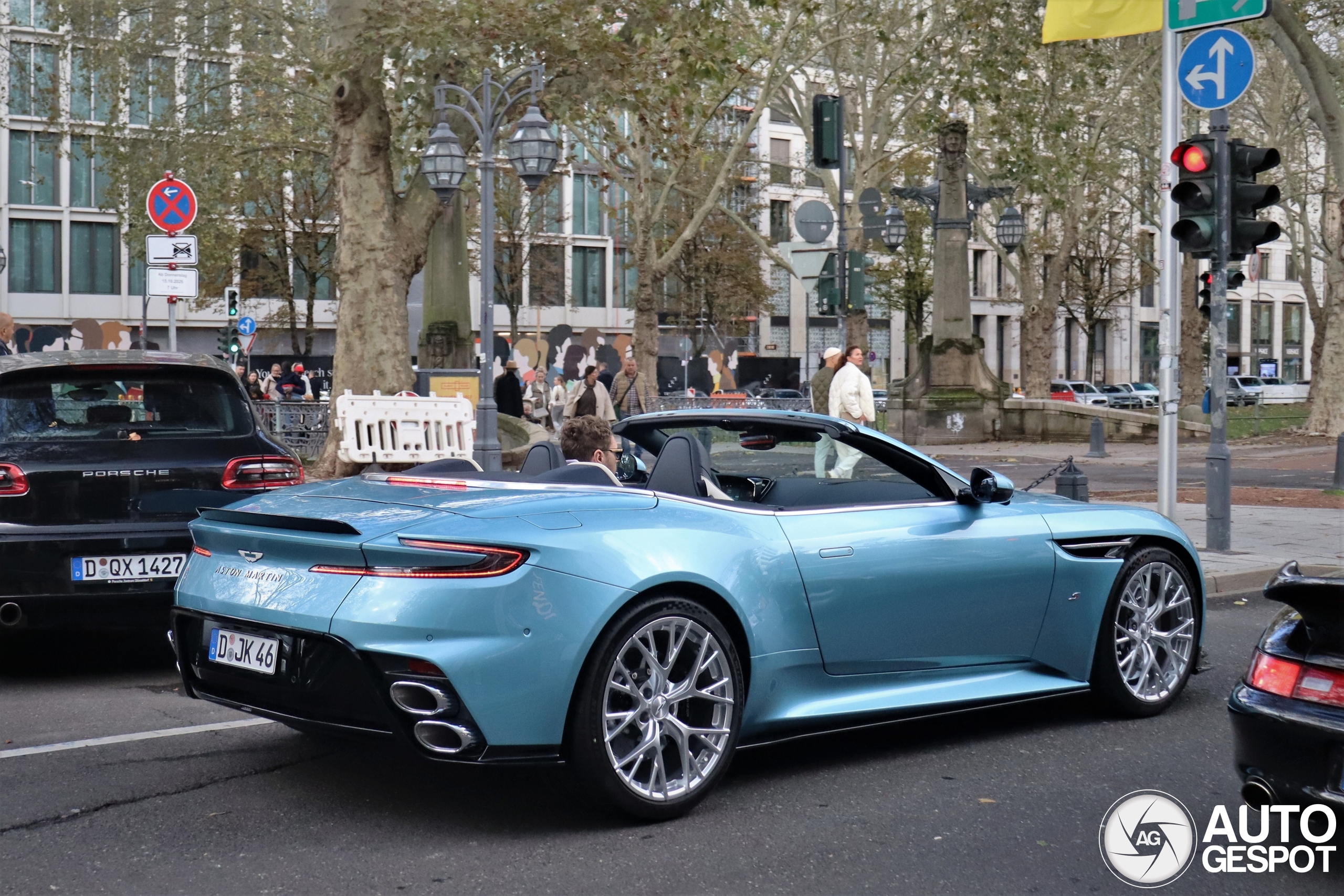 Aston Martin DB12 S Volante
