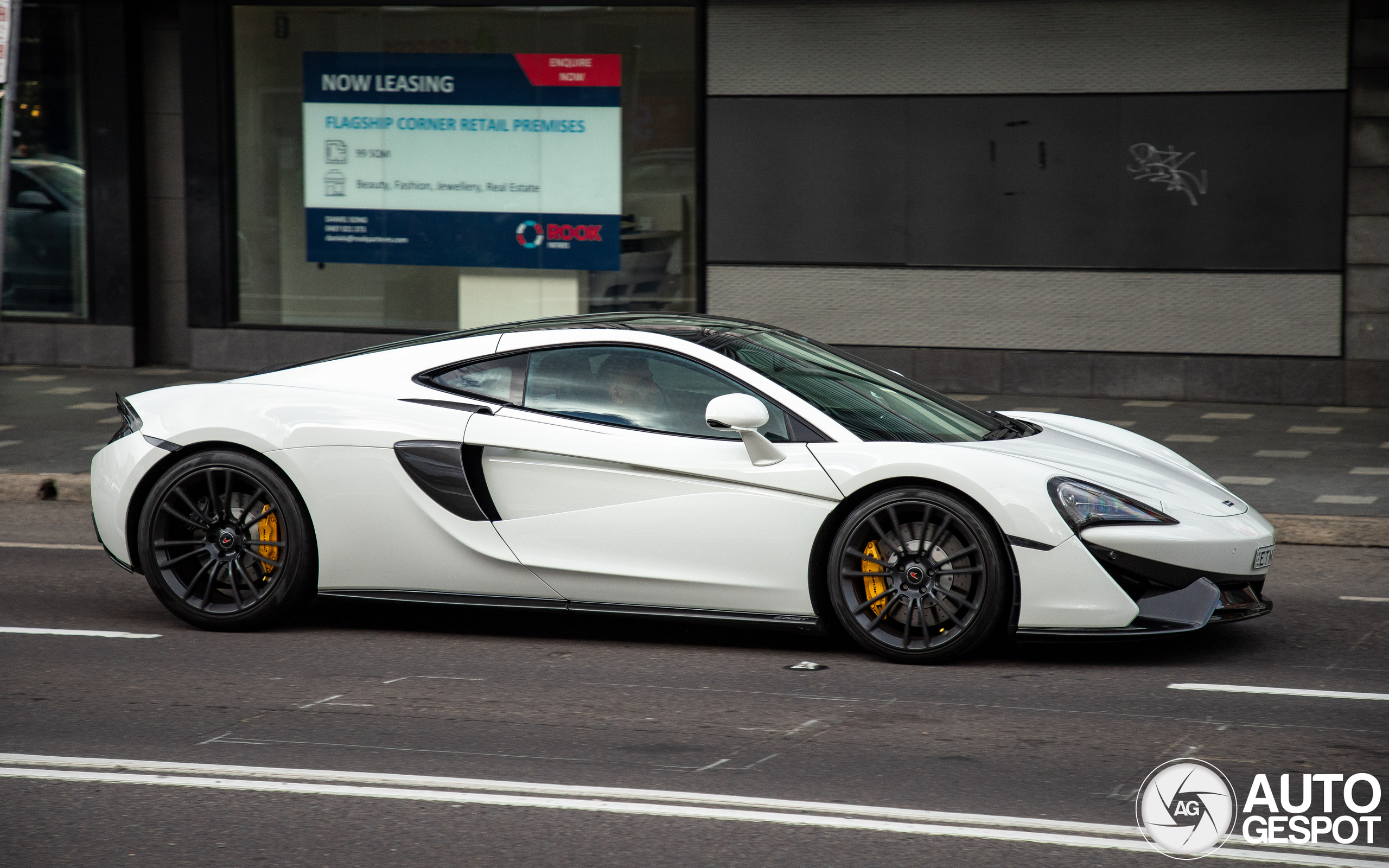 McLaren 570GT