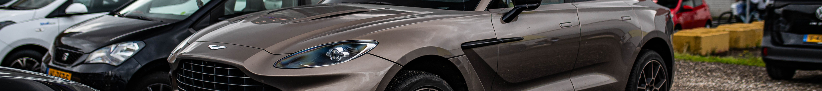 Aston Martin DBX