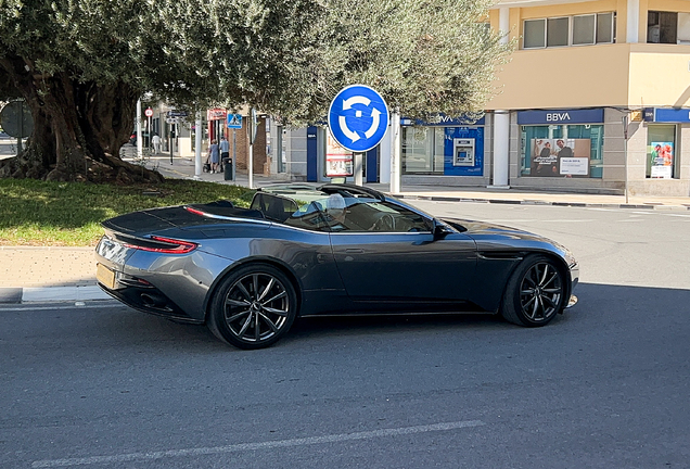 Aston Martin DB11 V8 Volante