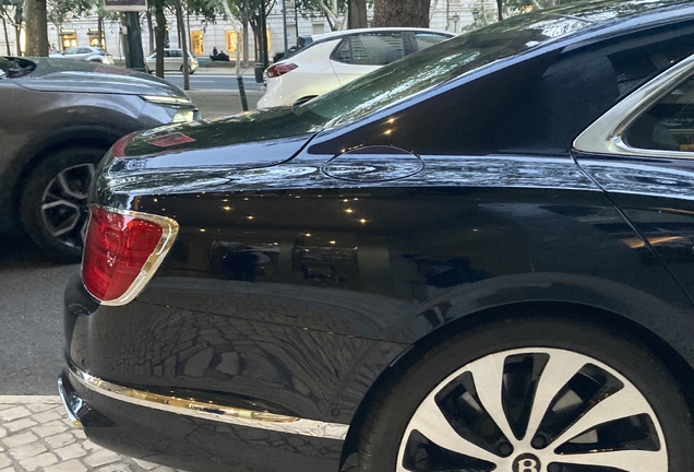 Bentley Flying Spur Azure 2025