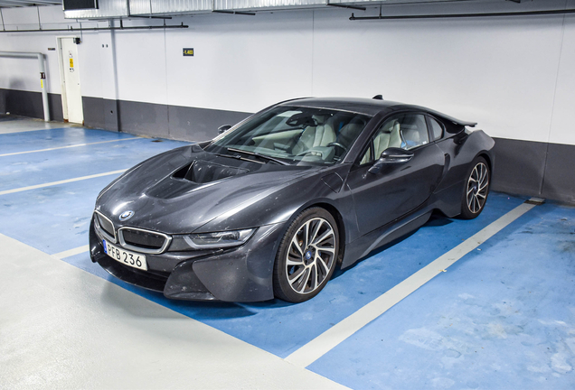 BMW i8
