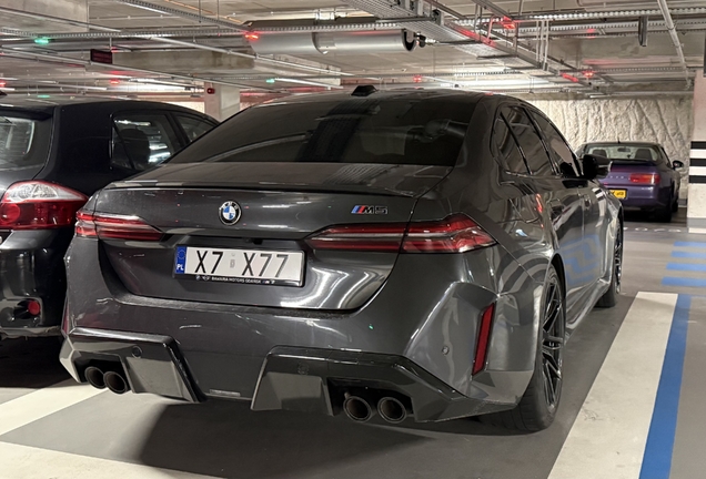 BMW M5 G90