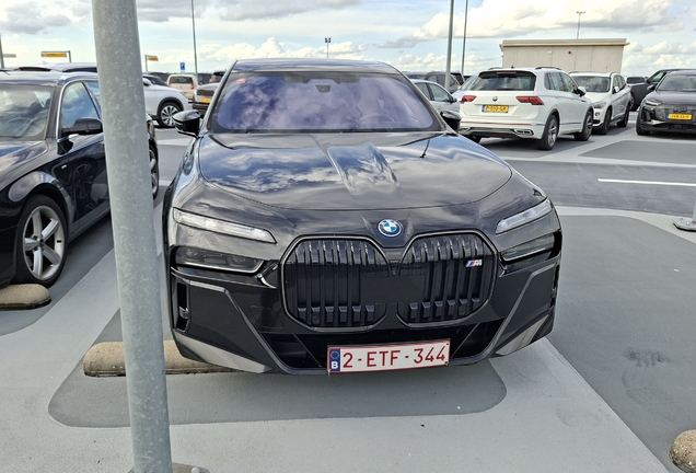 BMW M760e xDrive