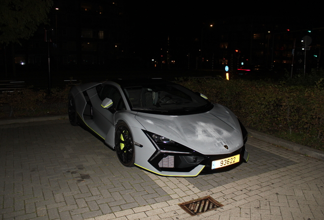 Lamborghini Revuelto