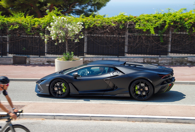 Lamborghini Revuelto