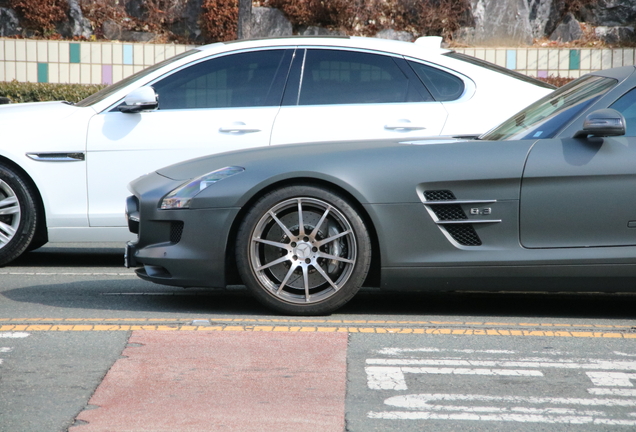 Mercedes-Benz SLS AMG