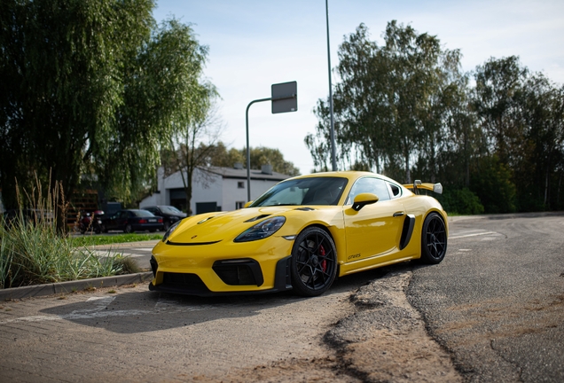 Porsche 718 Cayman GT4 RS