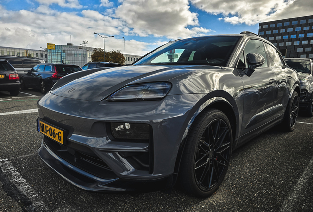 Porsche Macan EV Turbo