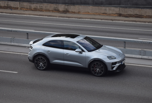 Porsche Macan EV Turbo