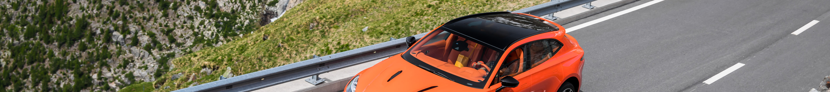 Aston Martin DBX