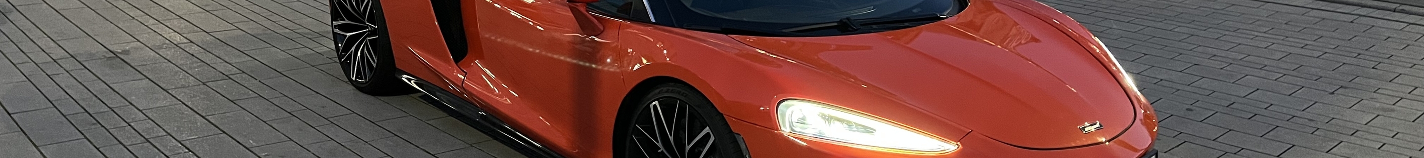 McLaren GT
