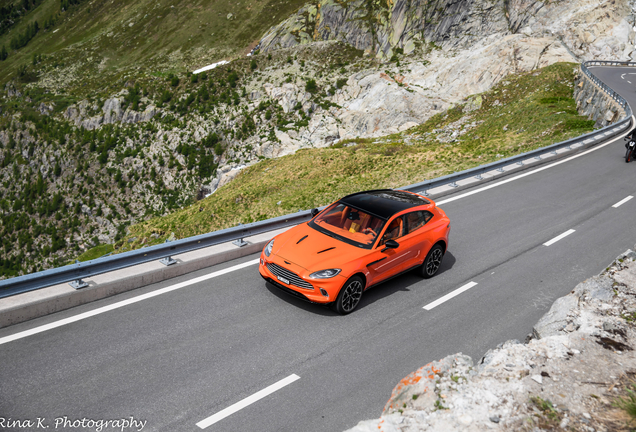 Aston Martin DBX