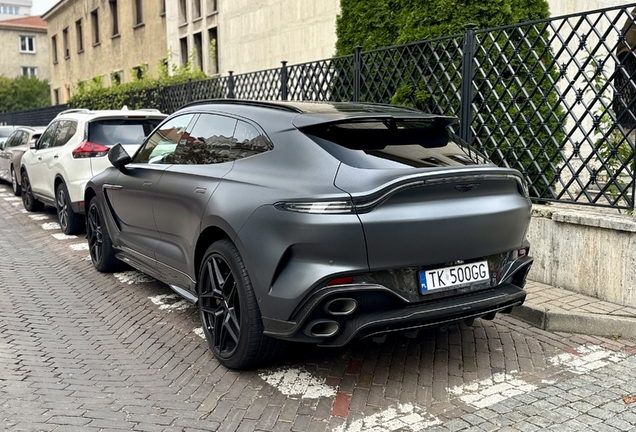 Aston Martin DBX S