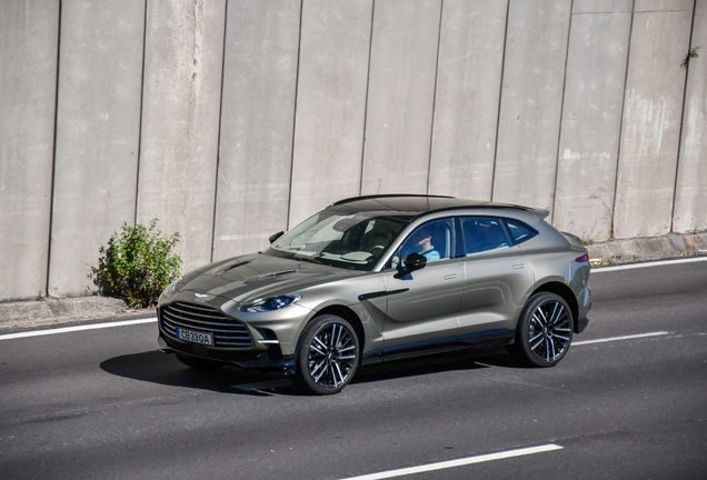 Aston Martin DBX707