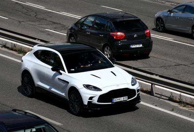 Aston Martin DBX707