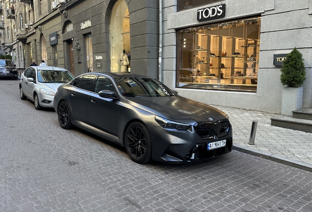 BMW M5 G90