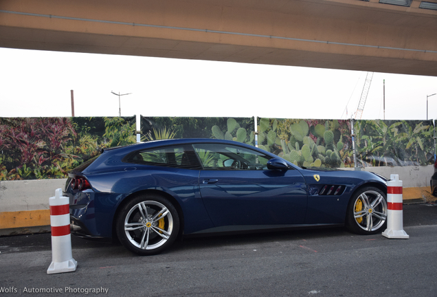 Ferrari GTC4Lusso