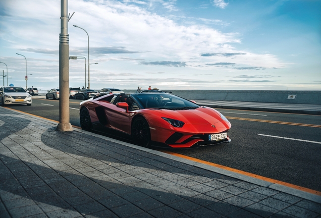 Lamborghini Aventador S LP740-4 Roadster