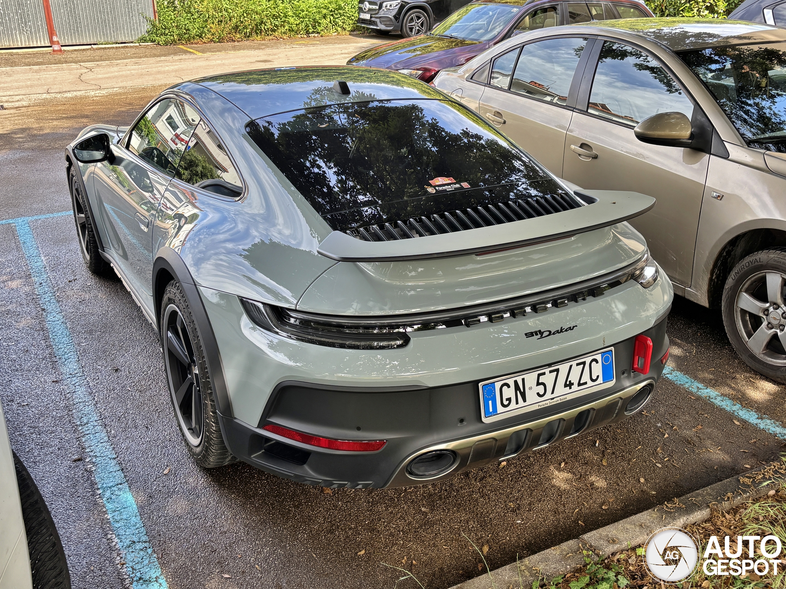 Porsche 992 Dakar