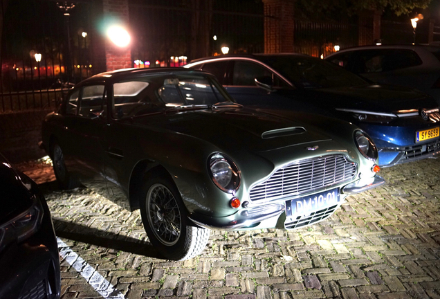 Aston Martin DB6 MKI