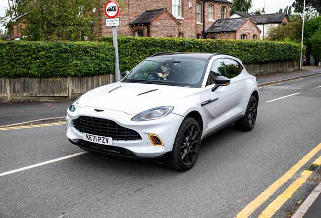 Aston Martin DBX