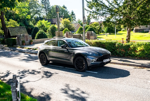 Aston Martin DBX
