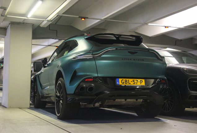 Aston Martin DBX707