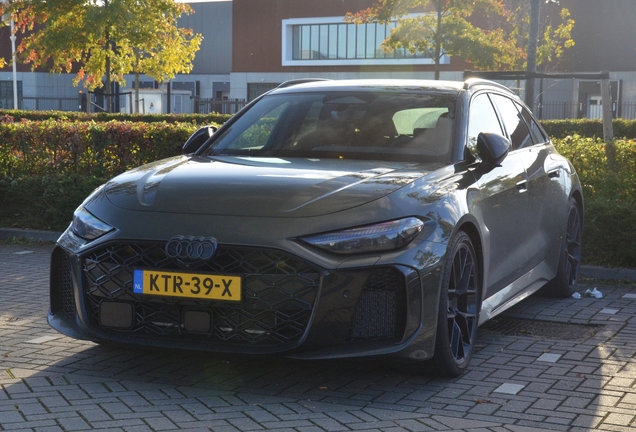 Audi RS5 Avant B10
