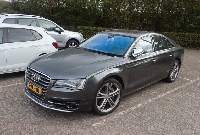 Audi S8 D4