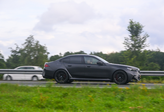 BMW M5 G90